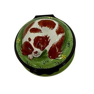 Halcyon Days Enamel Box Hand-Painted Sleeping Dog Design Green Grass Motif Engla